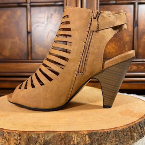 NWOT Charles Albert New York Tan Vegan Suede Laser Cut Side Zip Open Toe Shoe - Picture 5 of 14